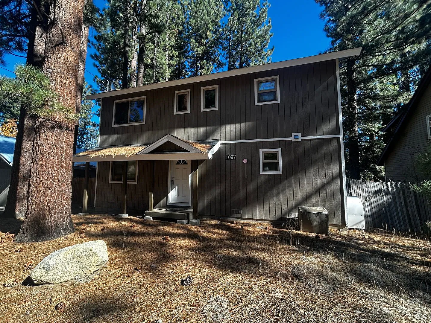 4 Bedroom Home backed right up to the Meadow — Photo 1