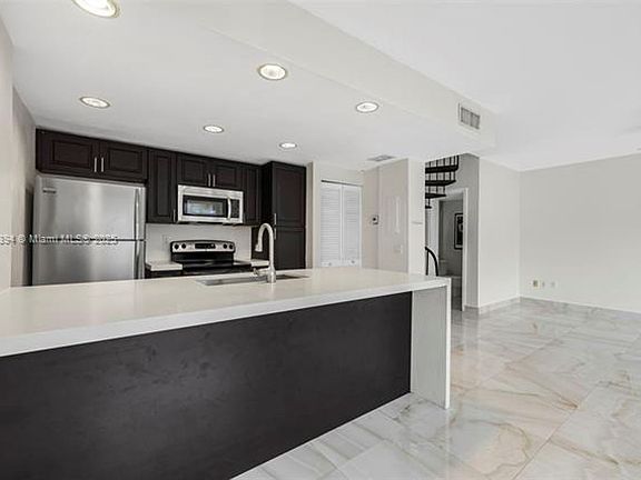 5th image of 3192 Bird Ave #Townhouse 16