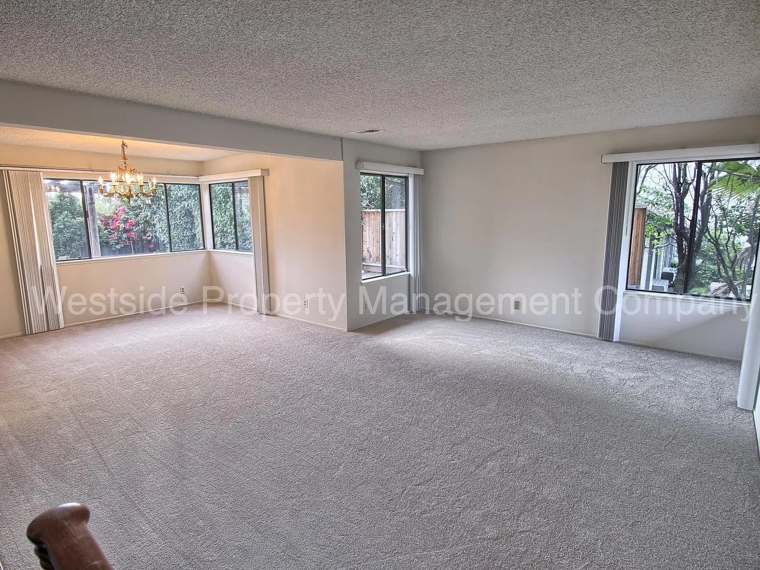 4 bed, 2.5 bath, 2221 sqft, $4,295 — Photo 2