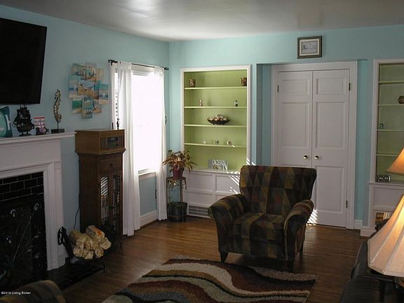 Living Room with shelves