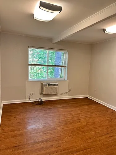 101 Woodhaven Dr Photo 1