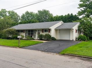 446 Richmond Dr, Hermitage, PA 16148