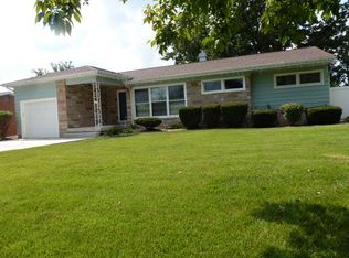 24 Beech Dr, Clinton, IL 61727