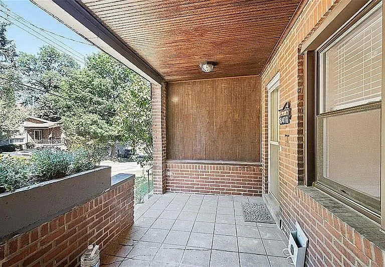 6410 Phillips Ave — Photo 3