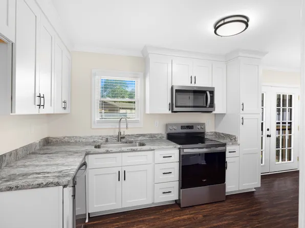 153 Seven Pines Dr, Collierville, TN 38017