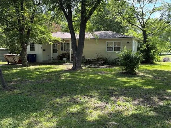 1506 S Ashby Ave, Chanute, KS 66720