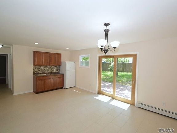 4th image of 68 Halsey St