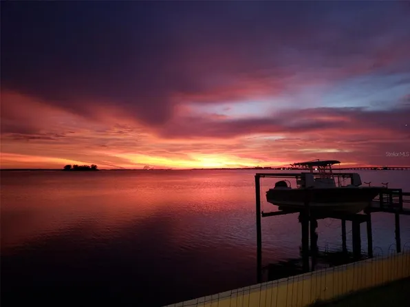 2172 Harbor View Dr, Dunedin, FL 34698