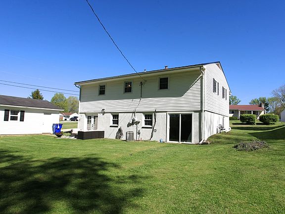 2nd image of 900 Cliffside Dr
