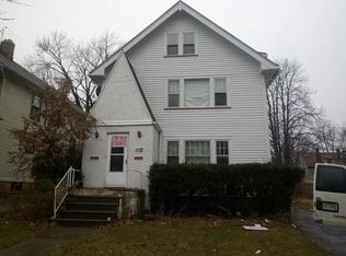 930 Helmsdale Rd #D, Cleveland, OH 44112