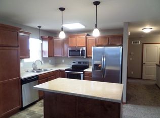 4321 SE Grand Oaks Ave, Topeka, KS 66609