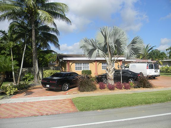 3rd image of 8115 NW 70th Ave