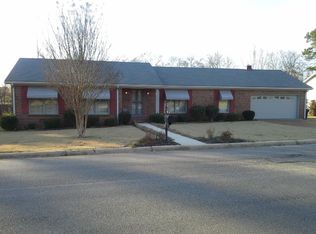 127 Benita Dr, Florence, AL 35634