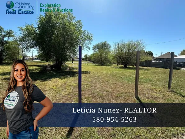 421 E Morgan Ave, Altus, OK 73521