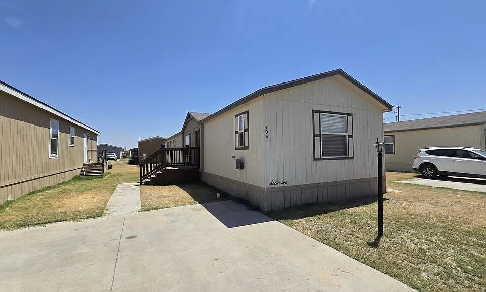 1320 N Fairgrounds Rd #706