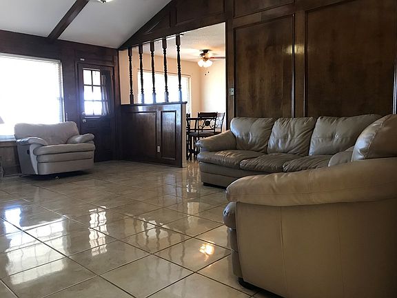 2nd image of 4209 San Jacinto St