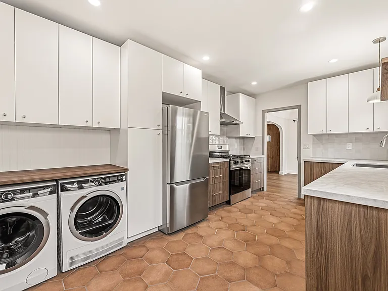 741 Granada St — Photo 10