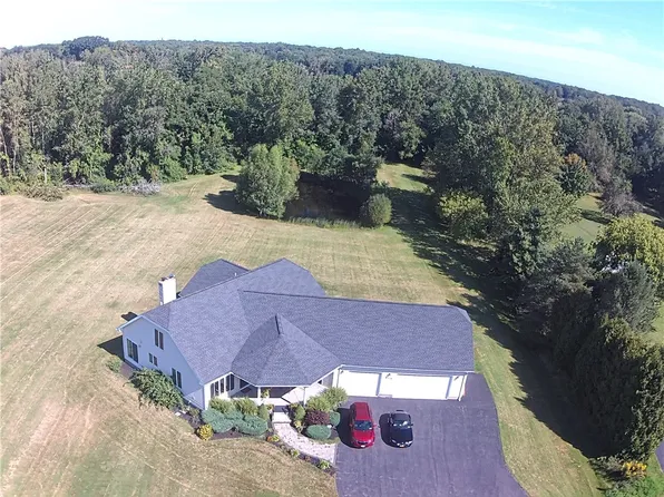1374 Allen Rd, Penfield, NY 14526