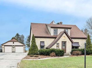 1916 Lake St, Algoma, WI 54201