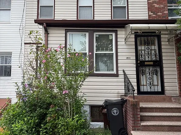 78-13 74th St #1FAM, Ridgewood, NY 11385
