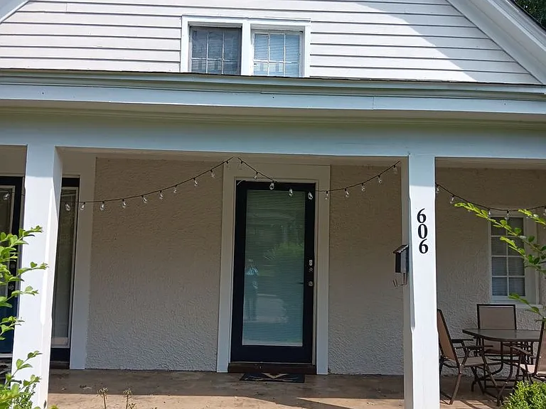 606 14th St NW — Photo 2
