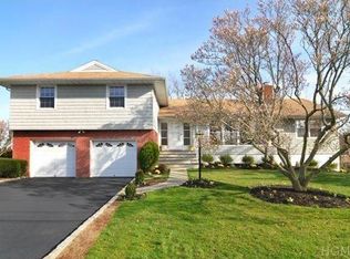 17 Winchester Oval, New Rochelle, NY 10805