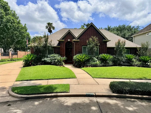 2025 Sandy Coast Cir, League City, TX 77573