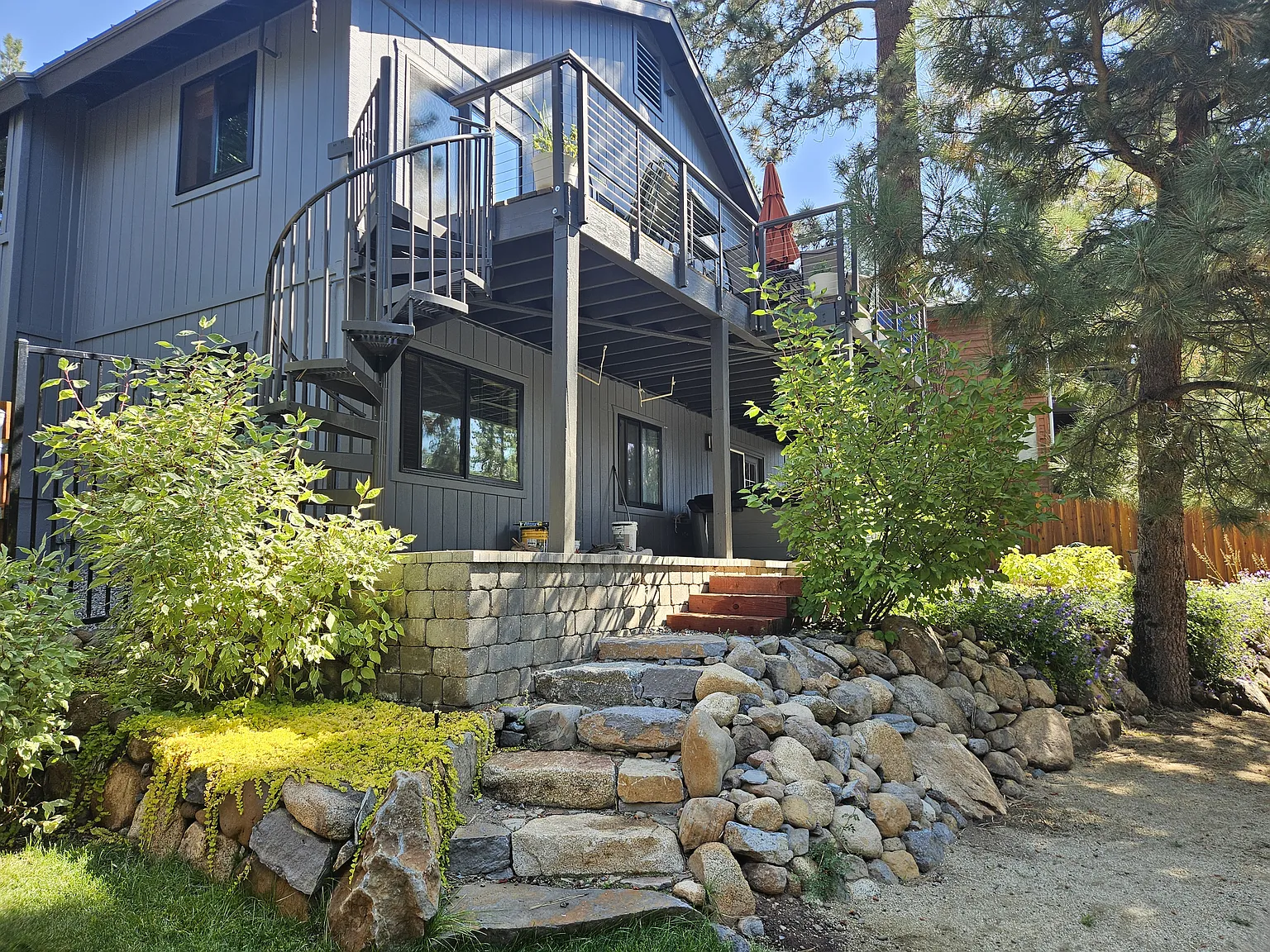 4 bed, 2048 sqft, $6,950 — Photo 3