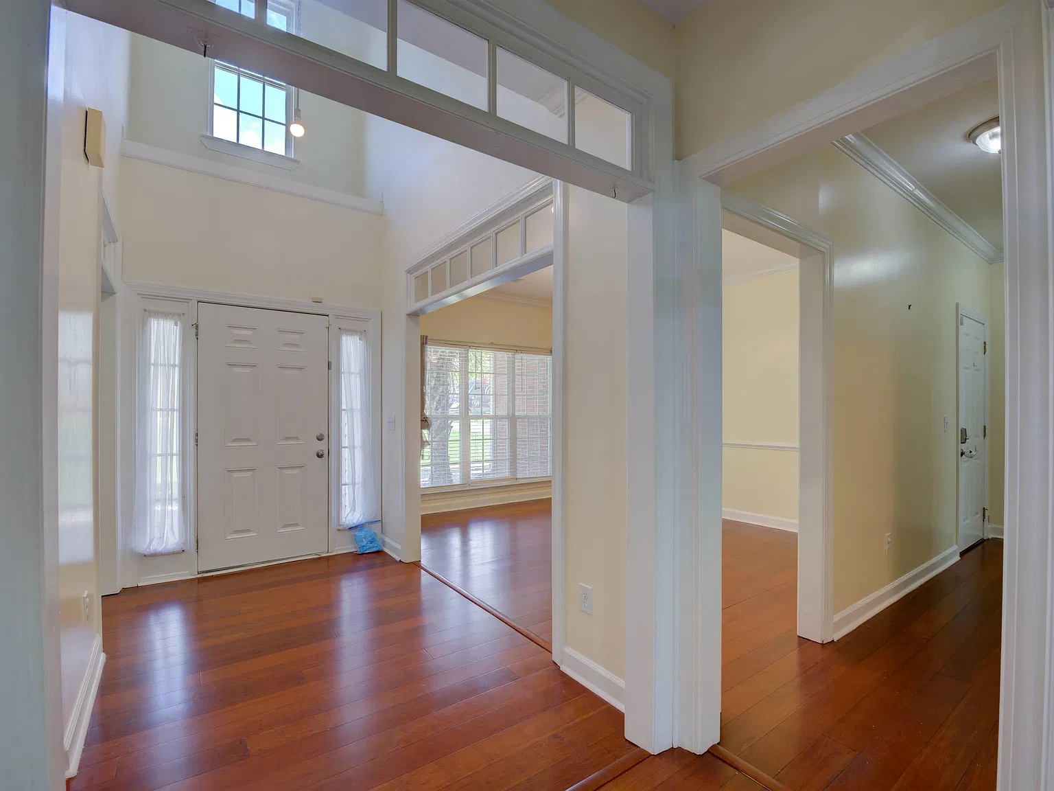 4 bed, 2715 sqft, $2,600 — Photo 4
