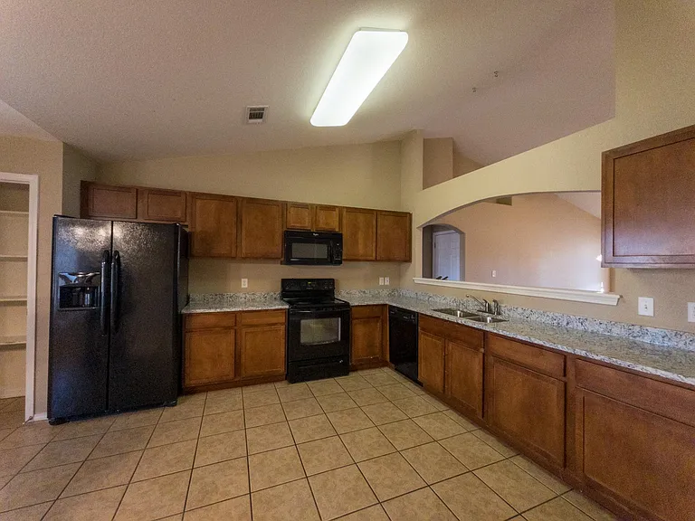 1246 Gracie Ct — Photo 11