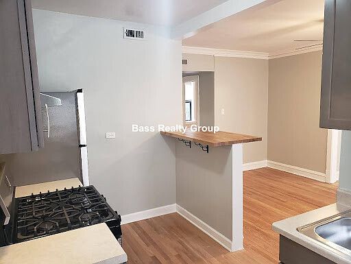 2nd image of 7016 N Paulina St #3