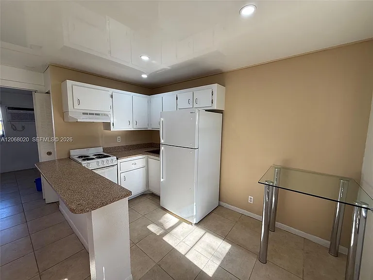 5168 NE 6th Ave #407 — Photo 24