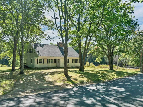 27 New Road, Tuftonboro, NH 03816