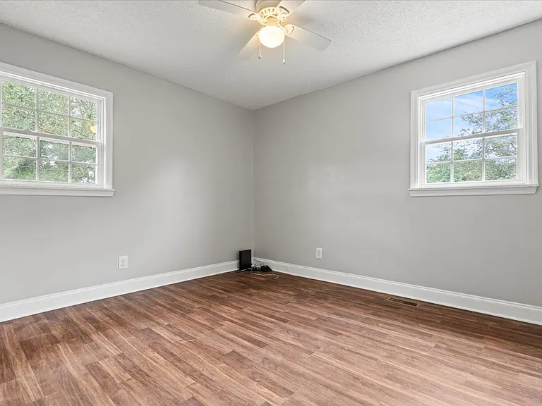 6112 Nazarene Rd — Photo 11