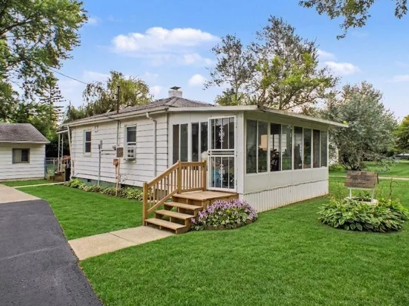 5082 N Center Rd, Flint, MI 48506