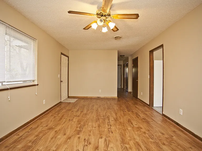 311 Willow Ave — Photo 3