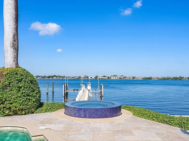 1880 S Ocean Blvd — Photo 34