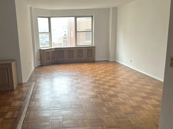 215 East 79th Street 12B image 2 of 7