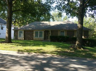 8821 E 61st Ter, Raytown, MO 64133