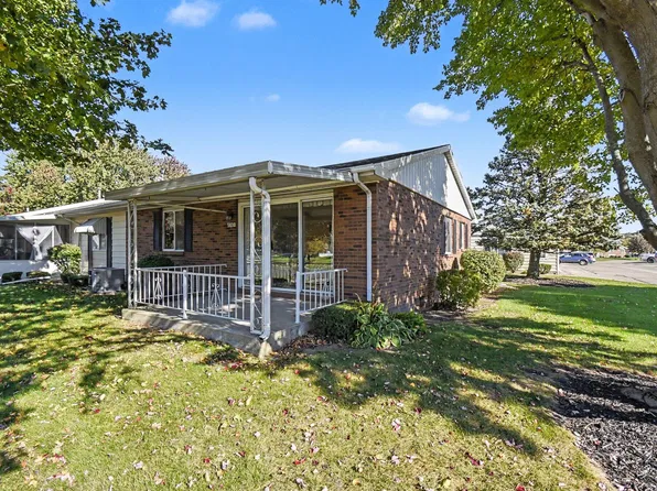 5830 Leisure South Dr SE, Kentwood, MI 49548