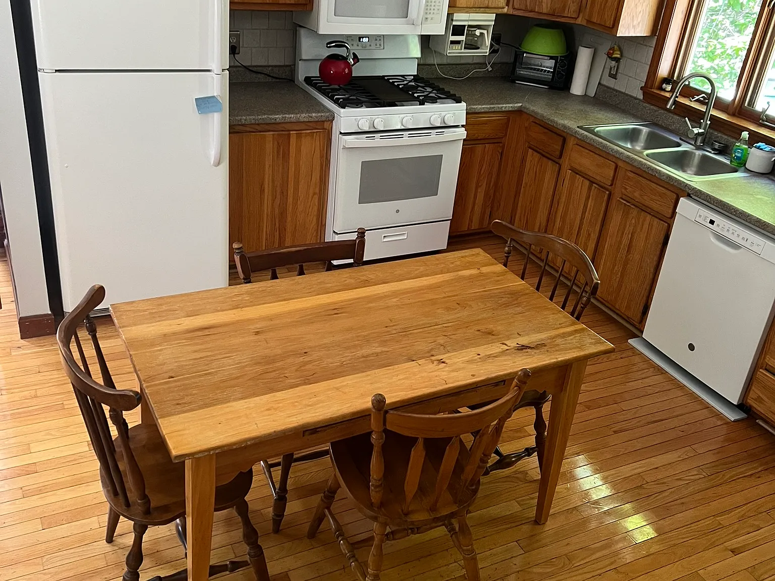 3 bed, 976 sqft, $3,000 — Photo 4