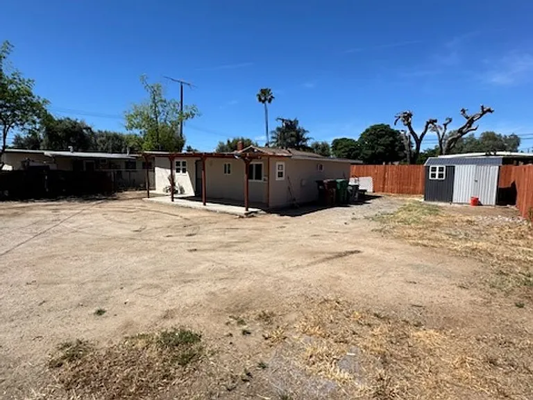 23892 Hemlock Ave — Photo 11