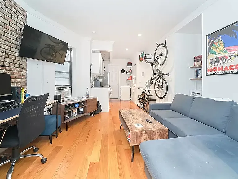 236 E 33rd St #3-C — Photo 2