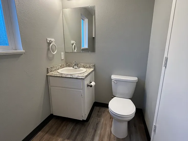 2323 22nd Ave #2 — Photo 5