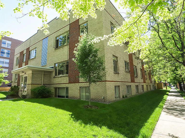 1283 Elizabeth St — Photo 28