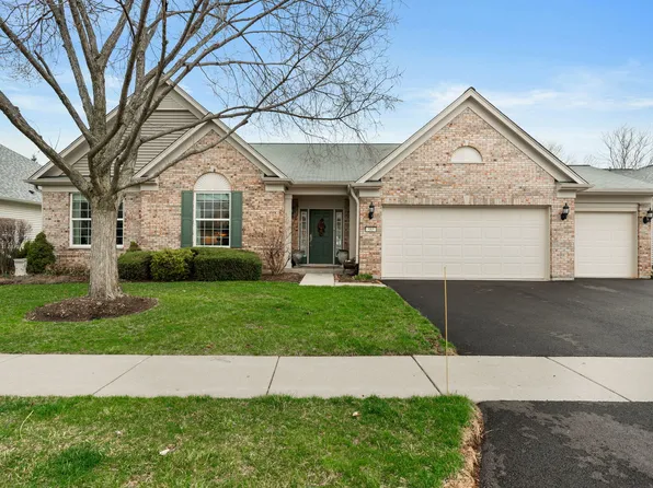 585 Tuscan View Dr, Elgin, IL 60124