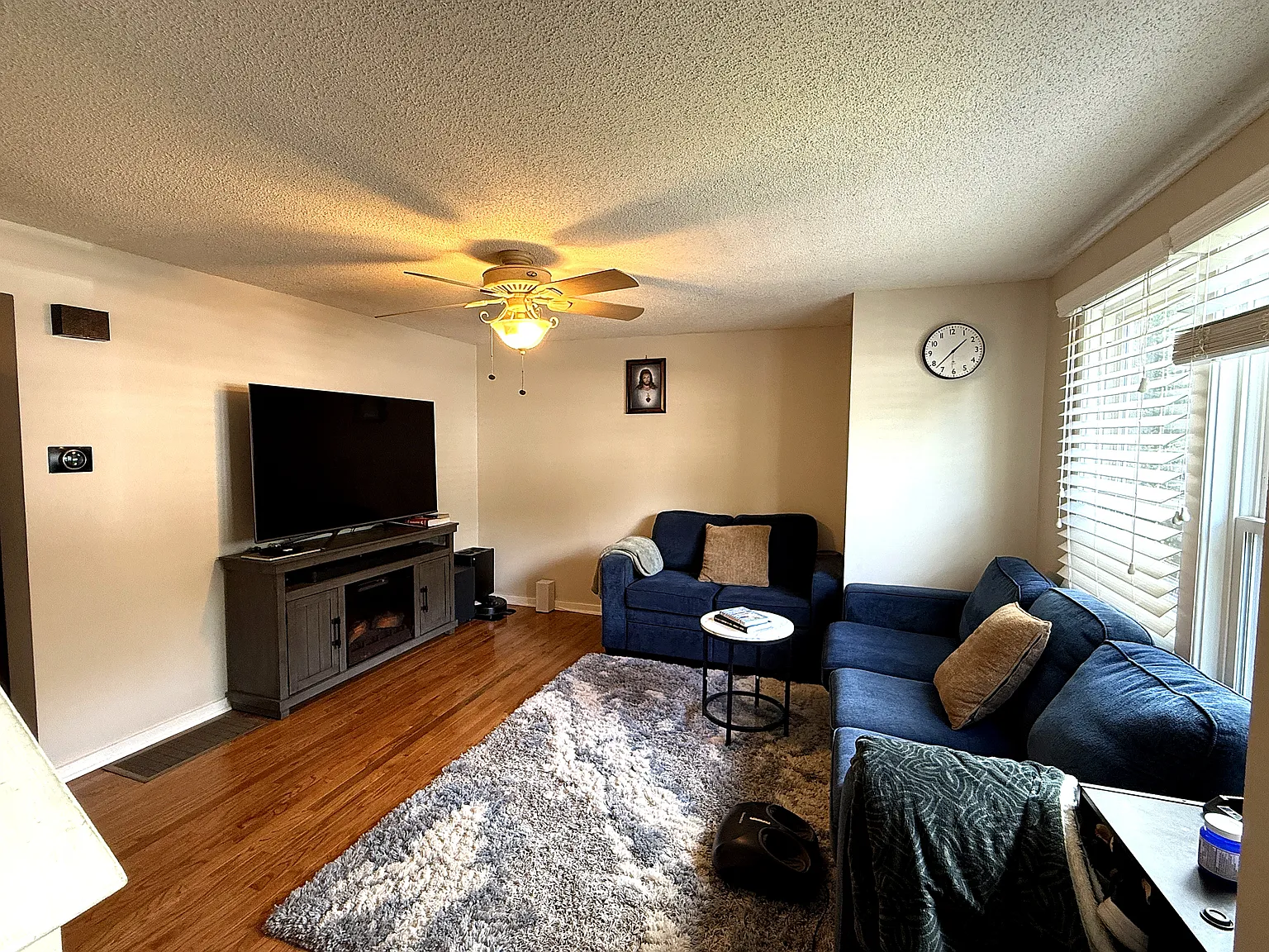 2 bed, 1.5 bath, 1209 sqft, $2,650 — Photo 2