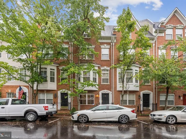 178 Martin Ln, Alexandria, VA 22304