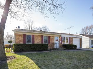 260 Rosewood Ave, Buffalo Grove, IL 60089