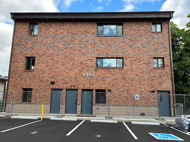 6960 SW Canyon Rd #B — Photo 1